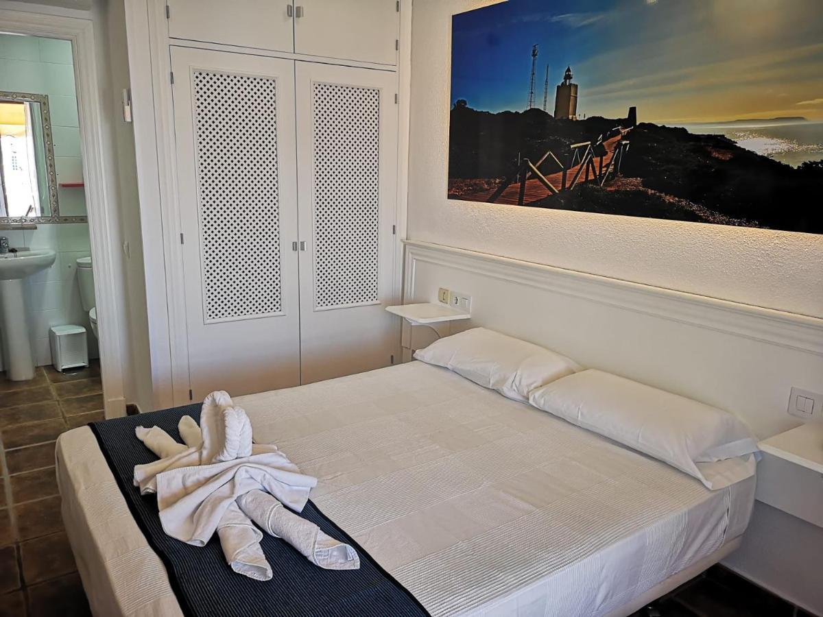 Hostal Costa De La Luz โกนิล เด ลาฟรอนเตรา ภายนอก รูปภาพ